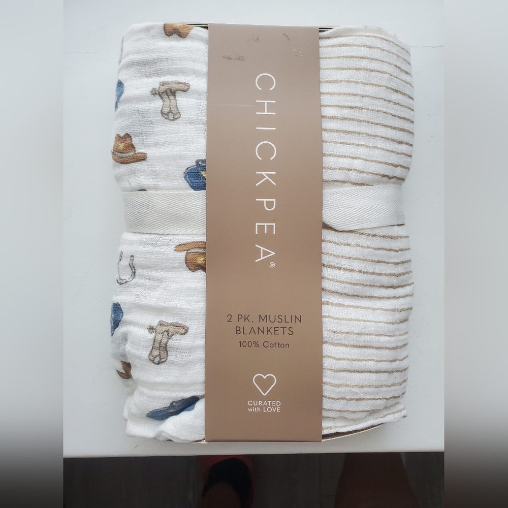 Chick Pea Swaddle Set. Baby Blanket - White and Brown